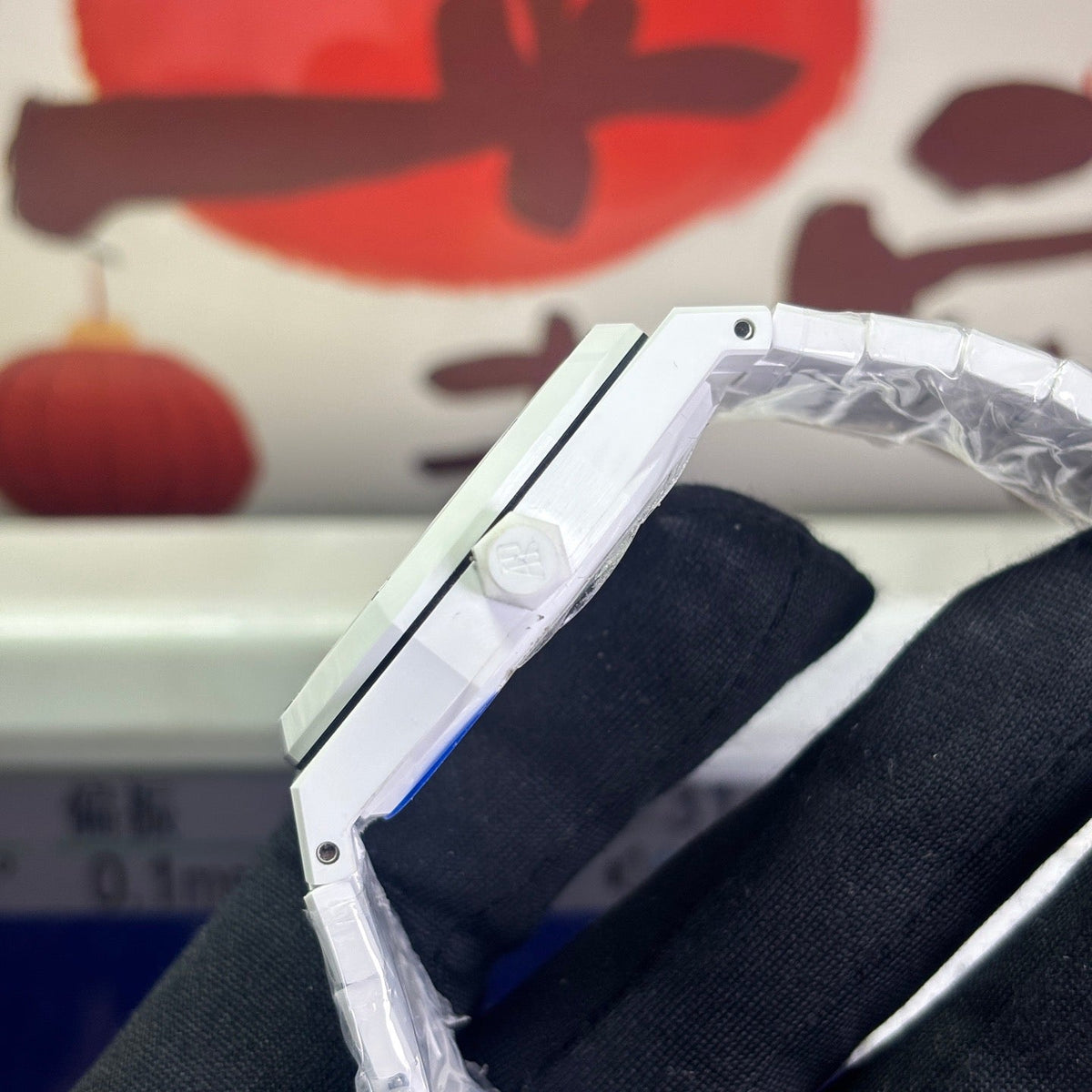 Royal Oak White Ceramic