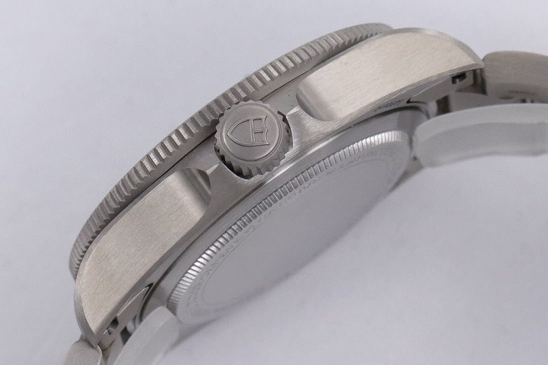 Pelagos 39 Black Dial Titanium Bracelet Watch