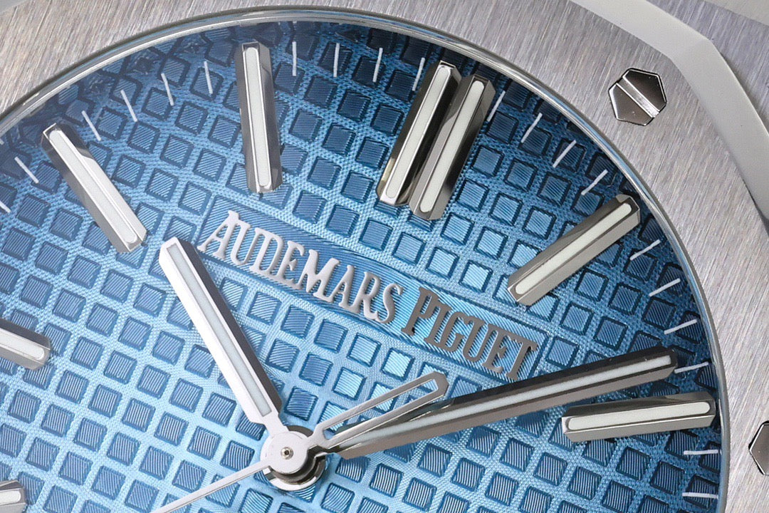 Royal Oak Ice Blue Tapisserie Watch