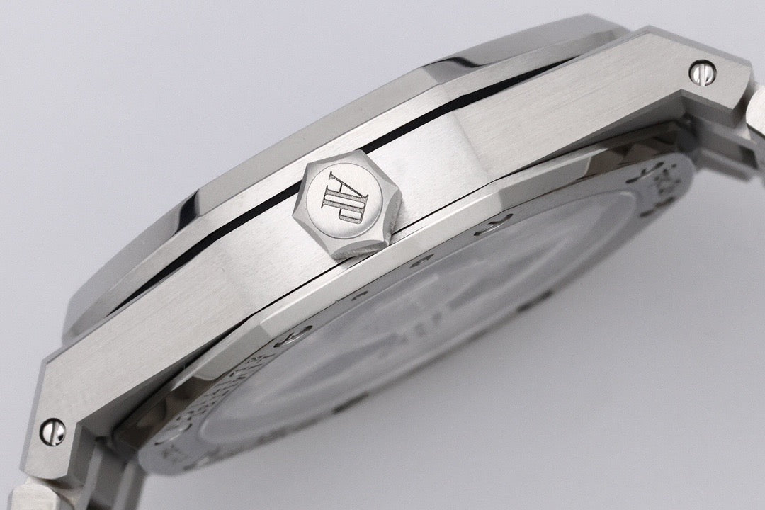 Royal Oak Ice Blue Tapisserie Watch