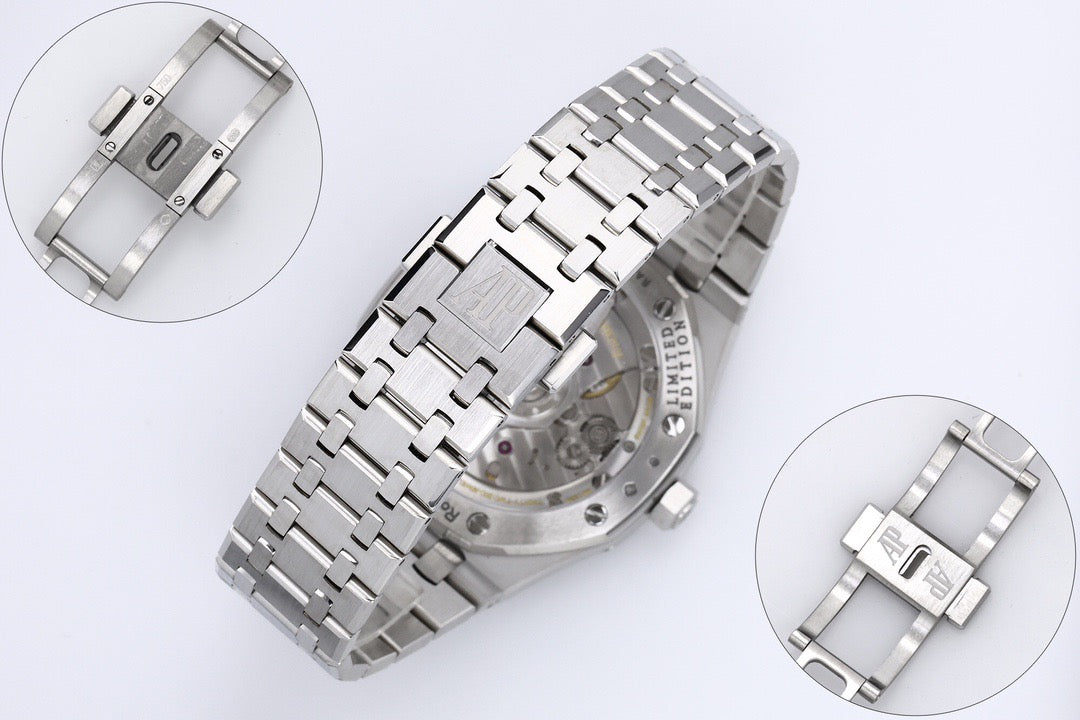 Royal Oak Ice Blue Tapisserie Watch