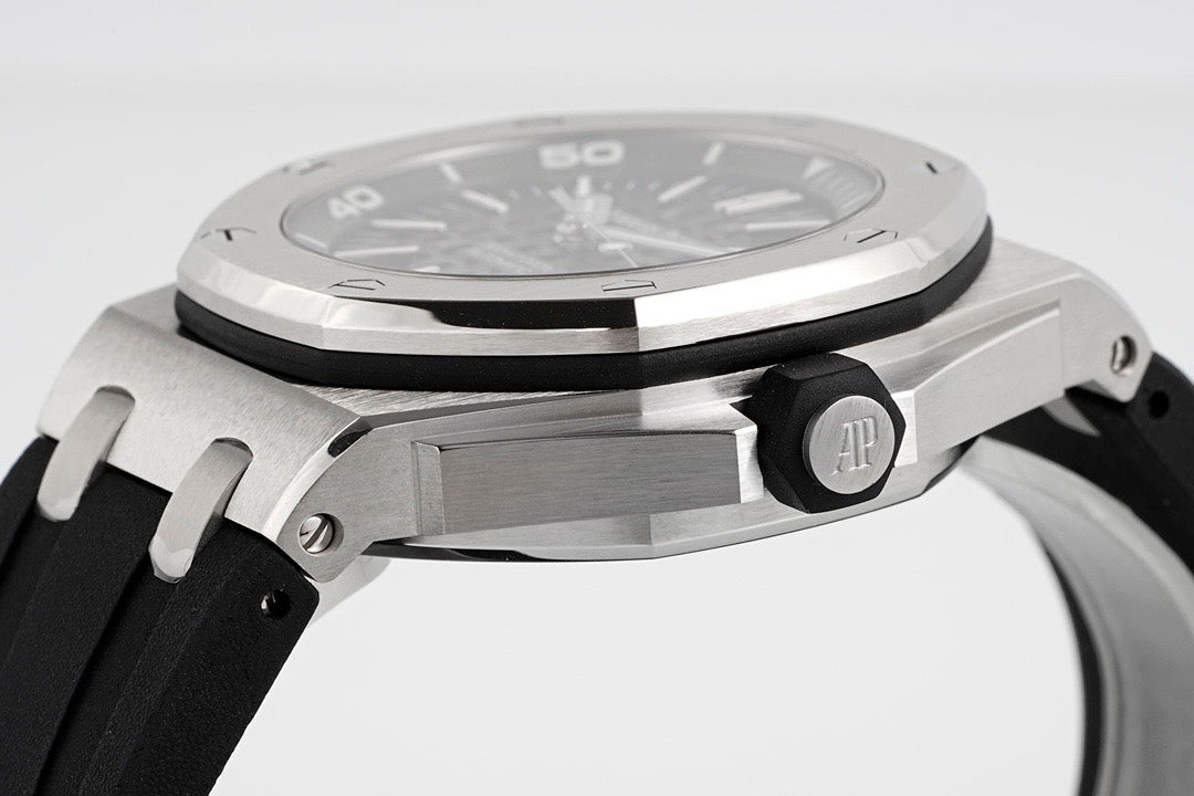 Royal Oak Offshore Diver Black Méga Tapisserie Watch