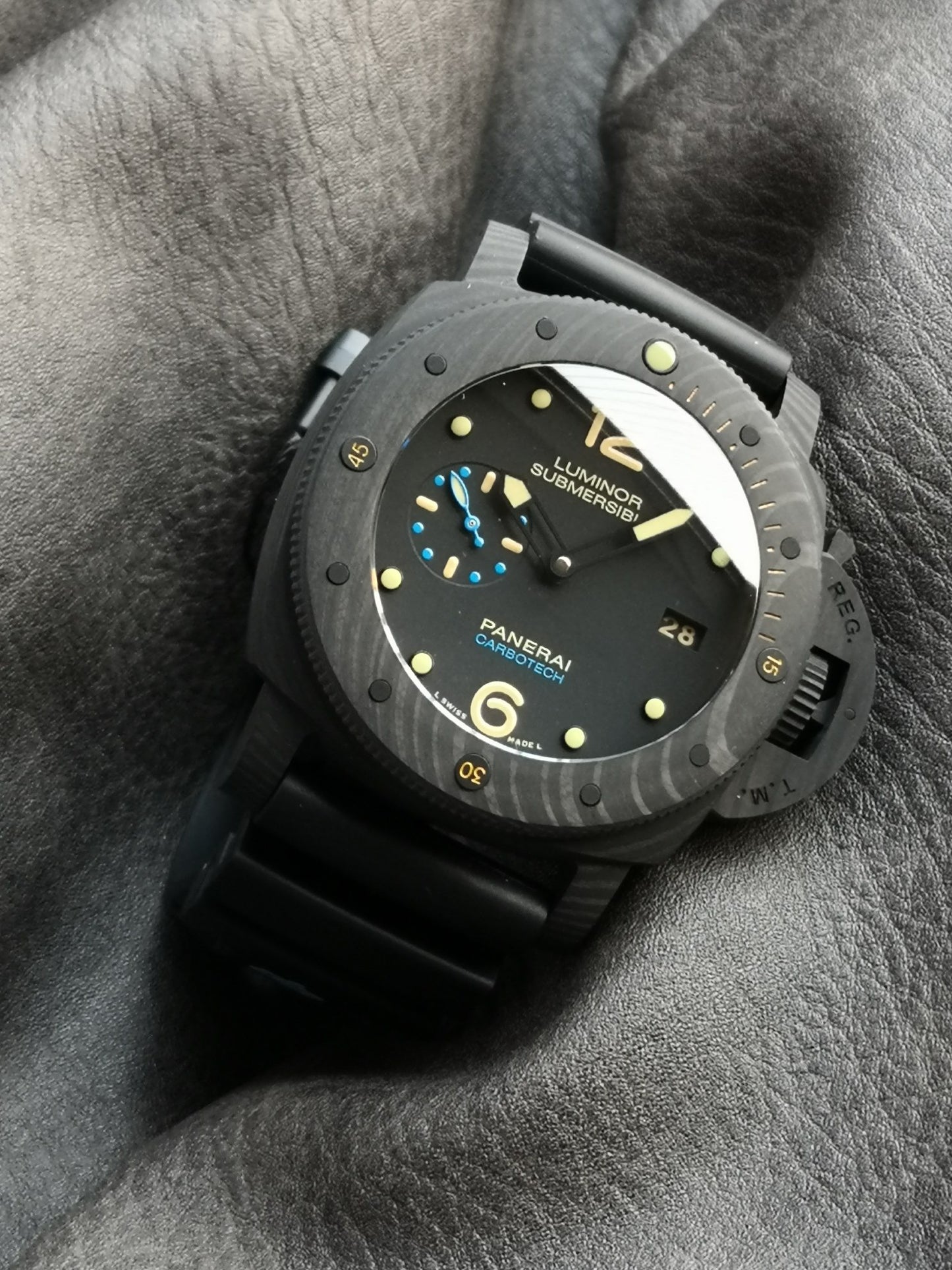 Luminor Submersible Carbotech