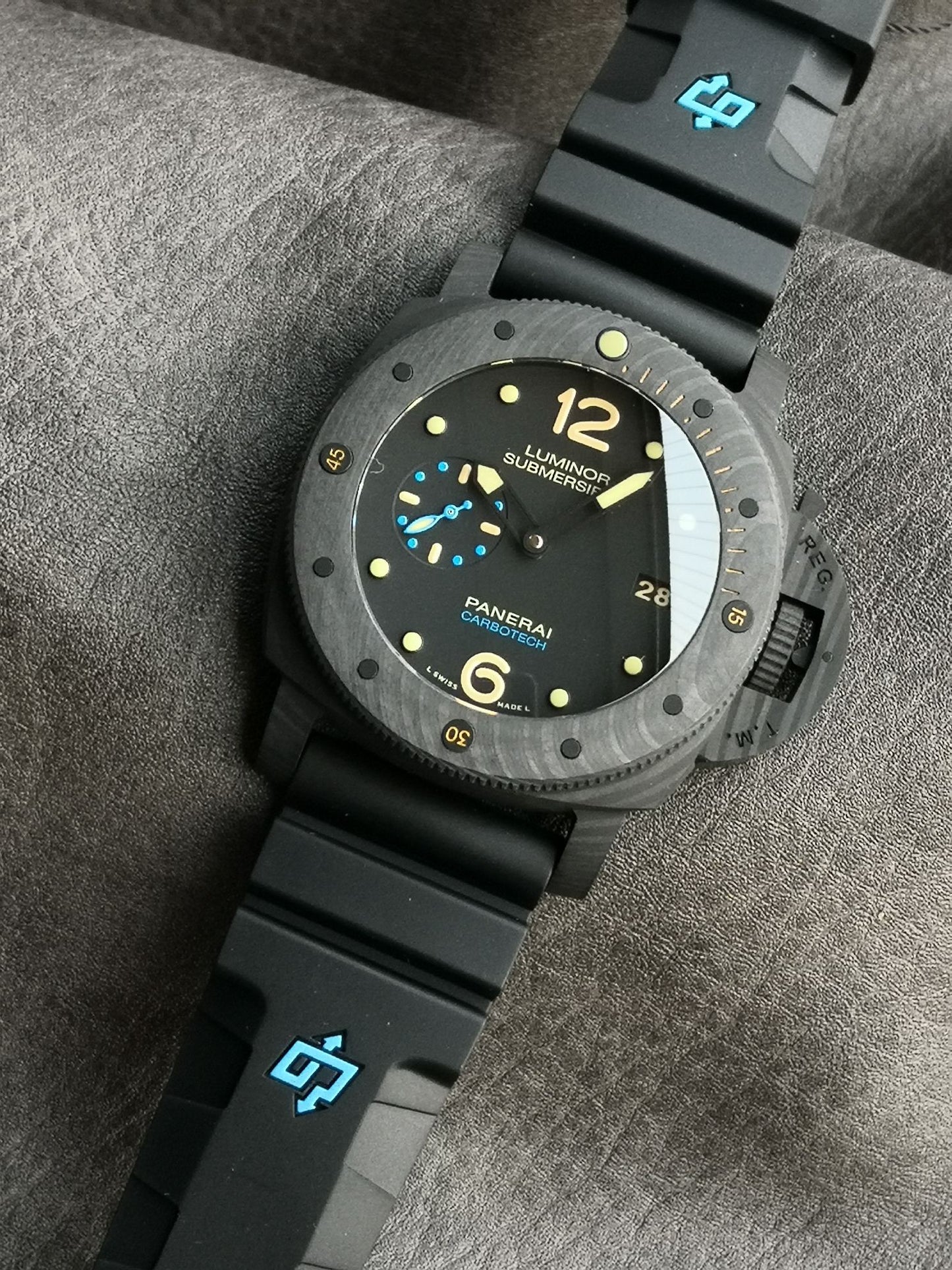 Luminor Submersible Carbotech