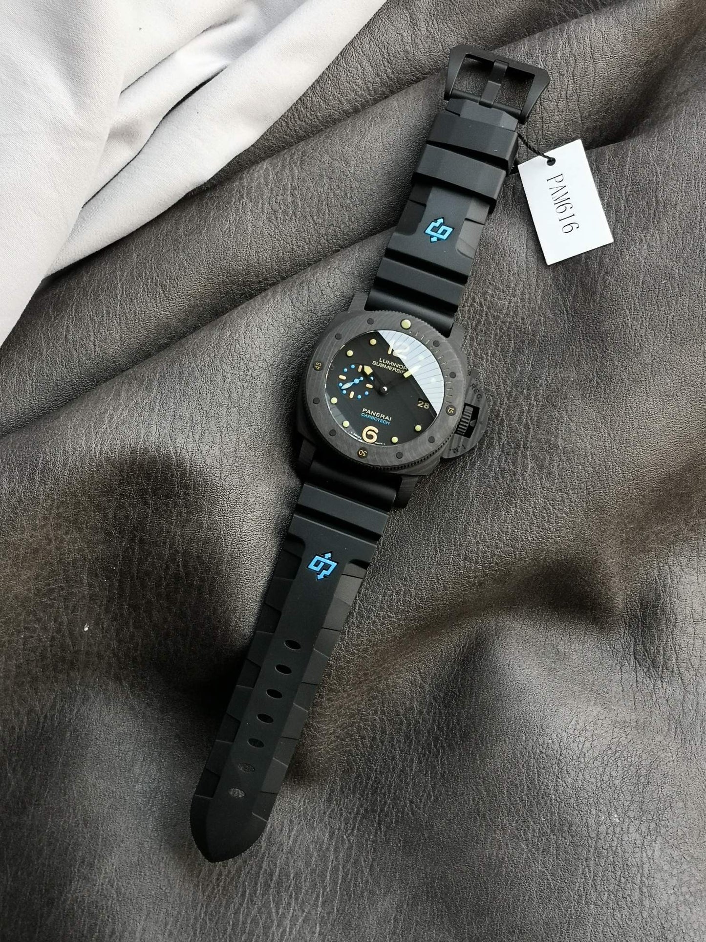 Luminor Submersible Carbotech