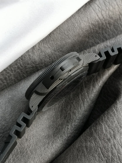 Luminor Submersible Carbotech