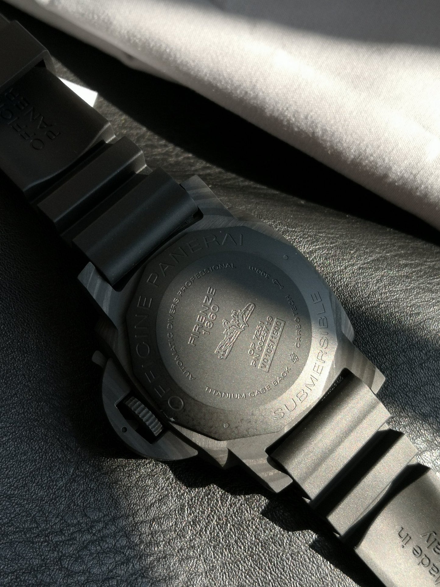 Luminor Submersible Carbotech