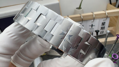 Overseas Silver Textured Dial Watch