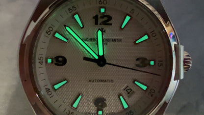 Overseas Silver Textured Dial Watch