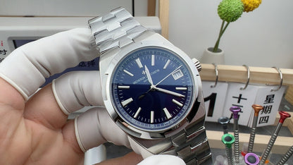Overseas Silver Textured Dial Watch