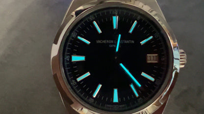 Overseas Silver Textured Dial Watch