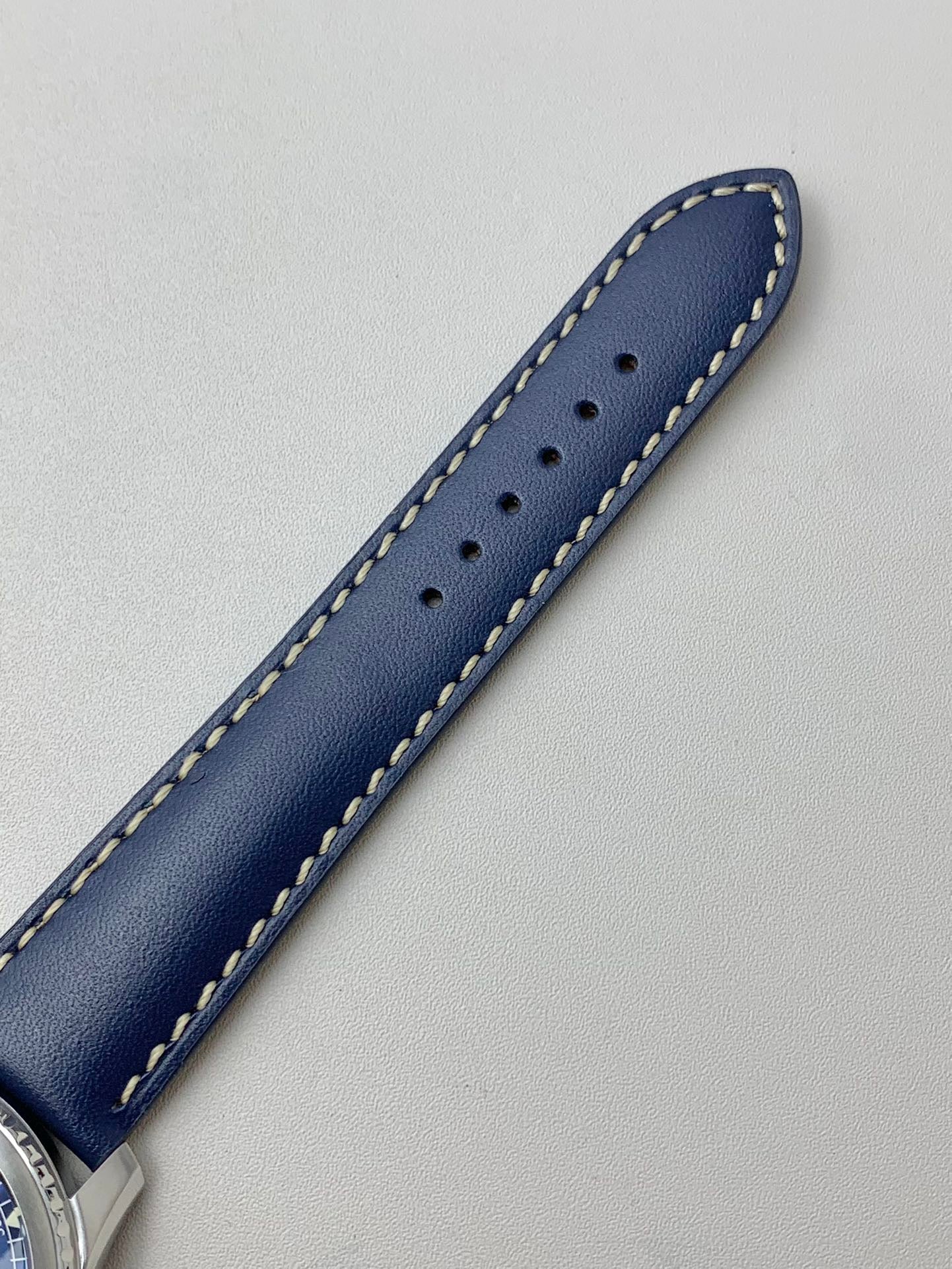 Aviator 8 Automatic