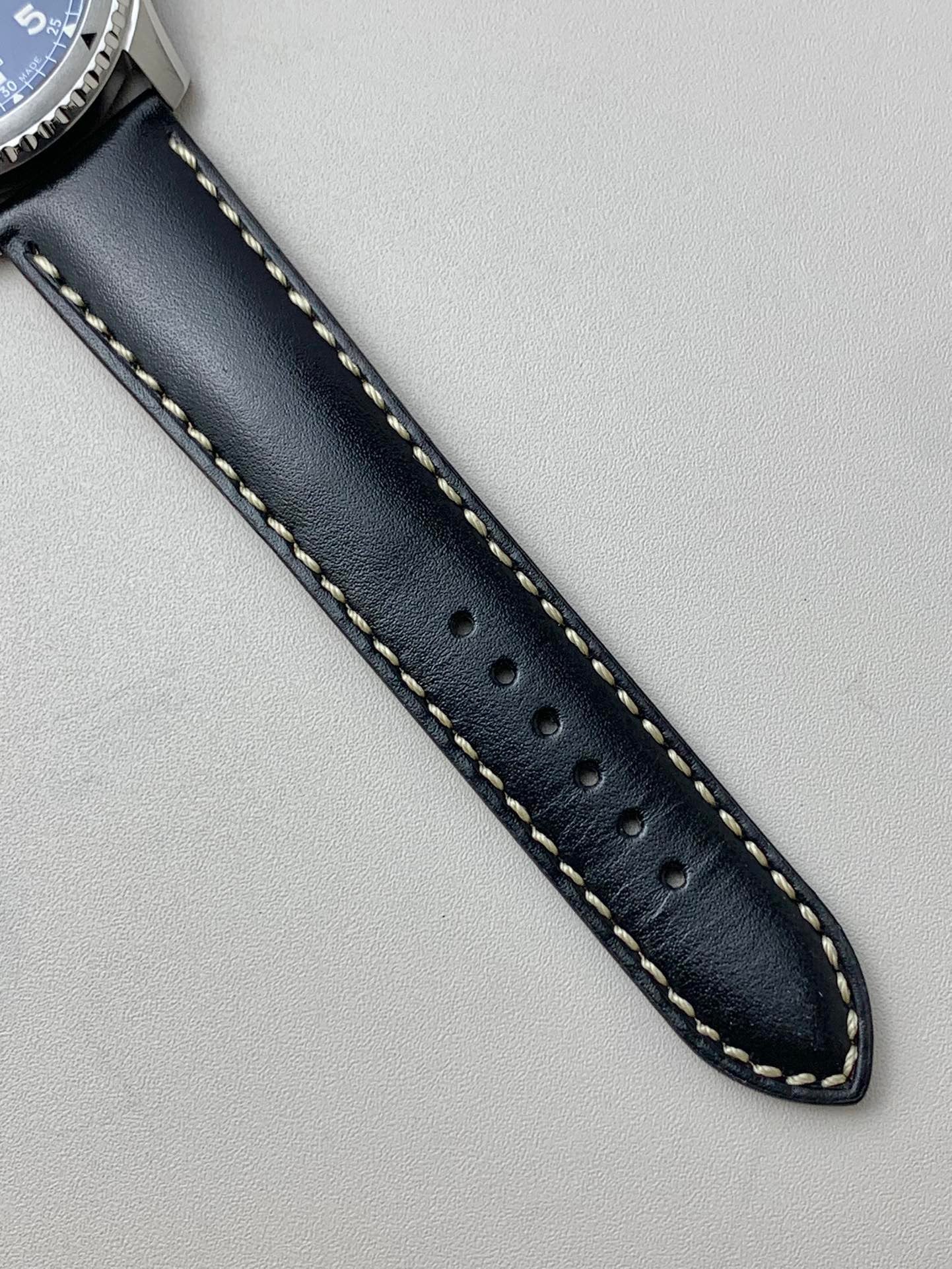 Aviator 8 Automatic