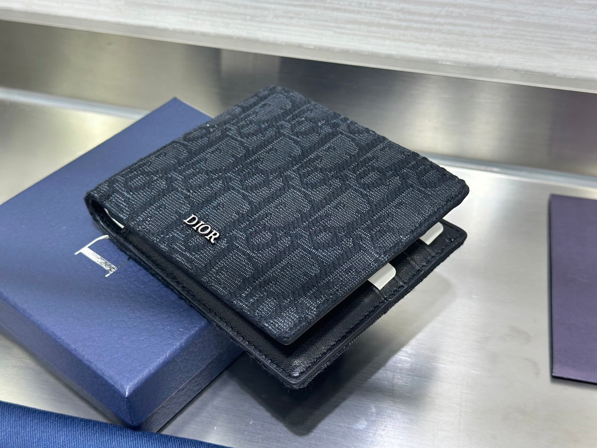 Oblique Jacquard Bifold